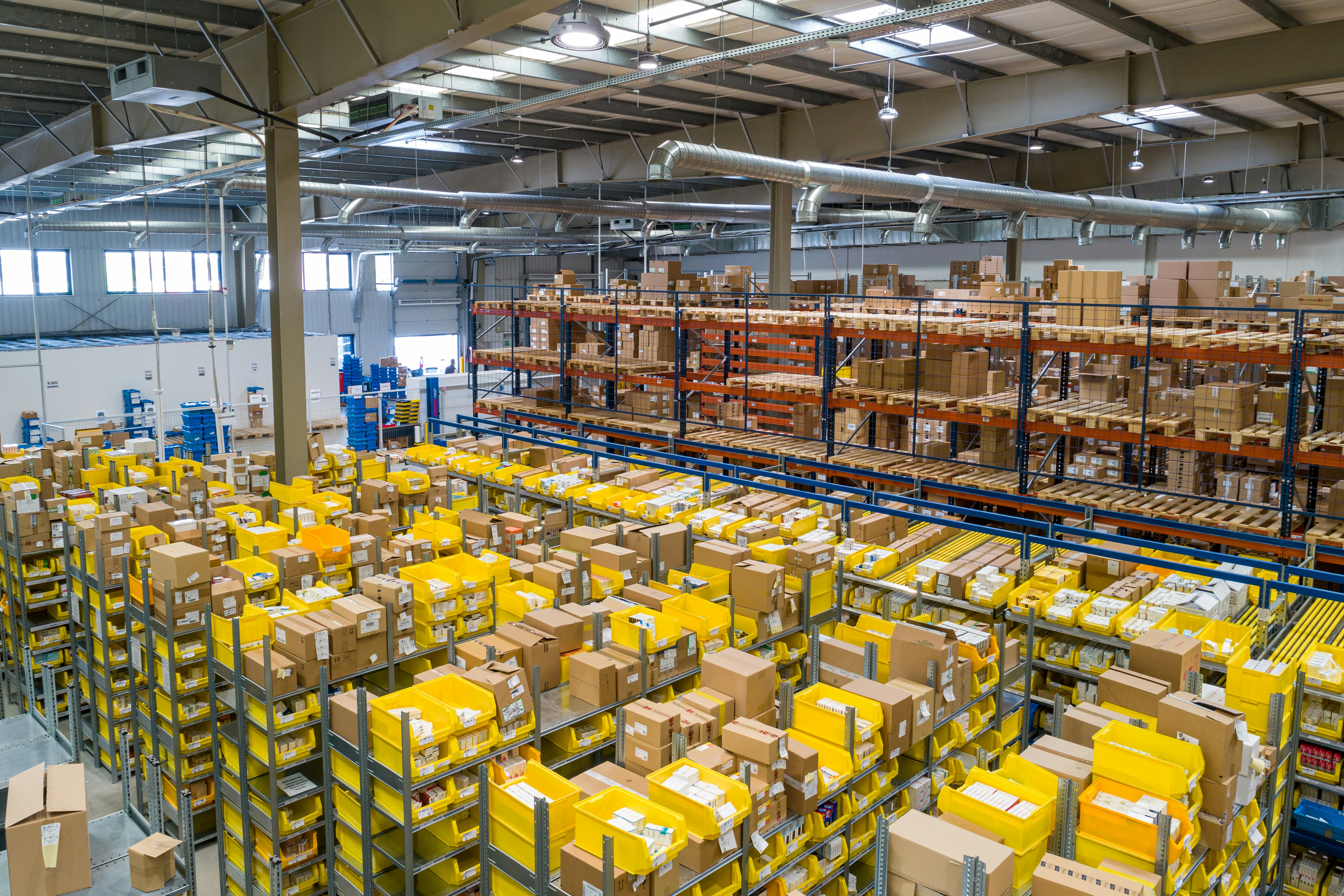 Gulix Distributors Midlands warehouse with organised pallet racking and stock